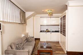 K Suites Hotel