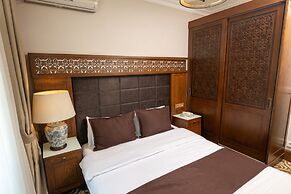 K Suites Hotel