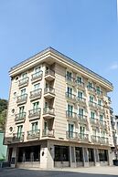 K Suites Hotel