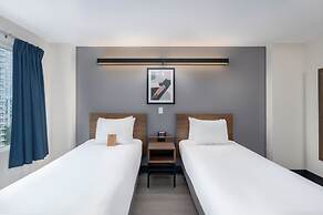 Hotel Willo (formerly YWCA Hotel Vancouver)