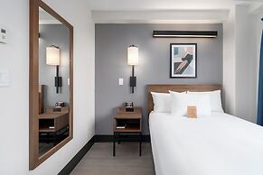 Hotel Willo (formerly YWCA Hotel Vancouver)