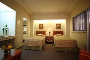 Sunny Bay Suites