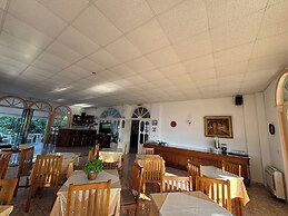 Apraos Bay Hotel
