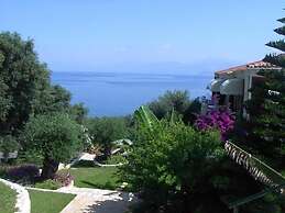 Apraos Bay Hotel