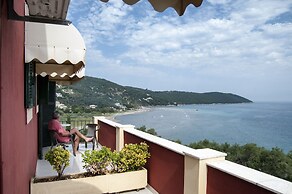 Apraos Bay Hotel