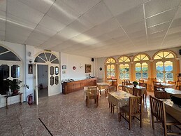Apraos Bay Hotel