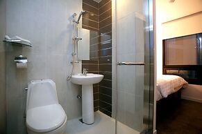 KSTAR Metro Hotel