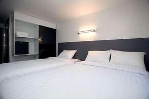 KSTAR Metro Hotel