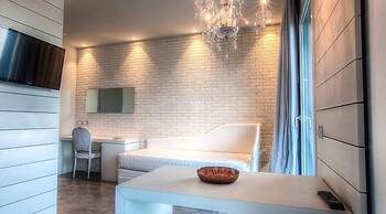 Bell Suite Hotel