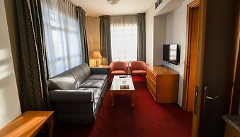 Kindi Hotel