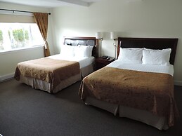 The Bayshore Waterfront Inn