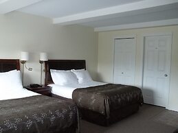 The Bayshore Waterfront Inn