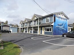 The Bayshore Waterfront Inn