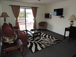 The Bayshore Waterfront Inn