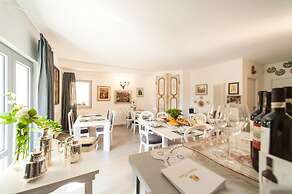 Country Lodge