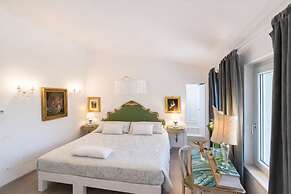 Country Lodge