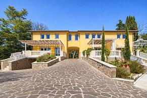 Country Lodge