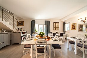 Country Lodge