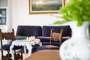 Country Lodge