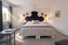 Country Lodge