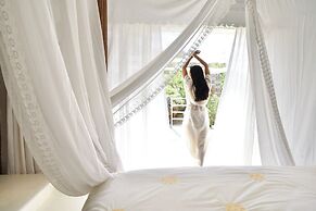 Aigis Suites