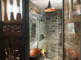 Aigis Suites