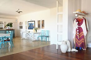 Aigis Suites