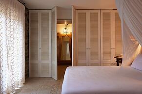 Aigis Suites