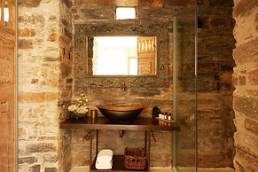 Aigis Suites