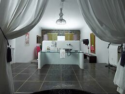 Aigis Suites