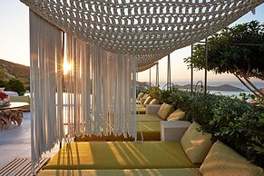Aigis Suites