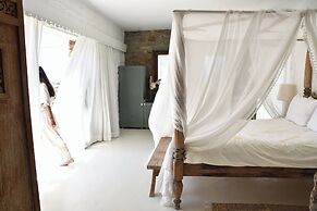 Aigis Suites
