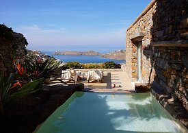 Aigis Suites