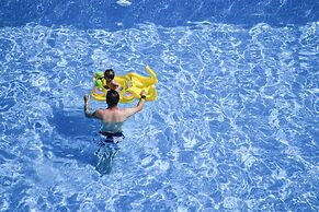 Le Bleu Hotel & Resort