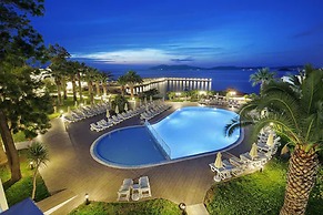 Le Bleu Hotel & Resort