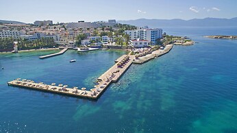 Le Bleu Hotel & Resort