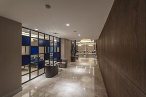Le Bleu Hotel & Resort