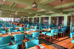 Le Bleu Hotel & Resort