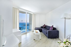 Le Bleu Hotel & Resort