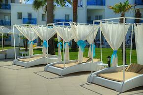 Le Bleu Hotel & Resort