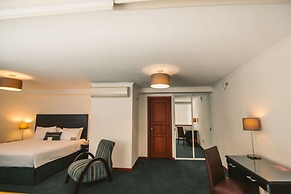 El Polo Hotel & Suites