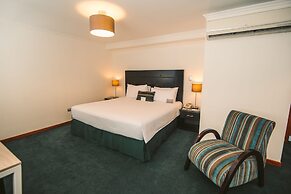 El Polo Hotel & Suites