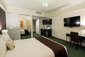 El Polo Hotel & Suites