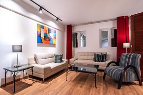 El Polo Hotel & Suites