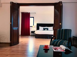 El Polo Hotel & Suites