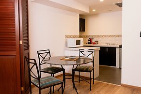 El Polo Hotel & Suites