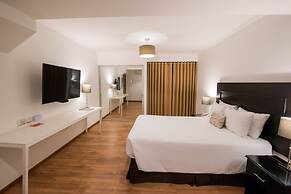 El Polo Hotel & Suites