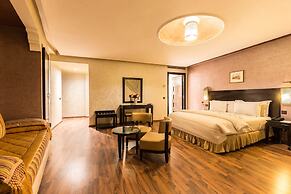 Almas Hotel