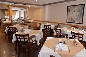 Almas Hotel