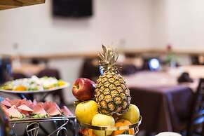 Almas Hotel